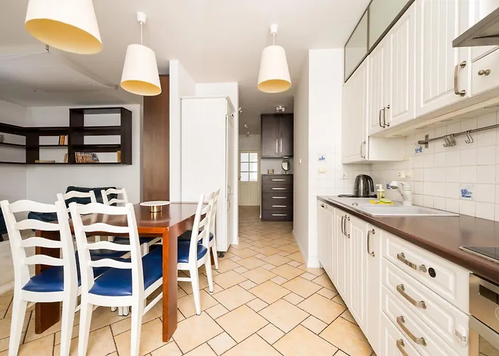 Ursynow Serenity By Bookinghost *