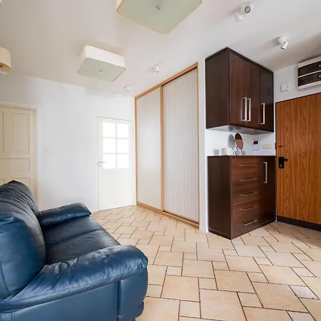 Ursynow Serenity By Bookinghost *