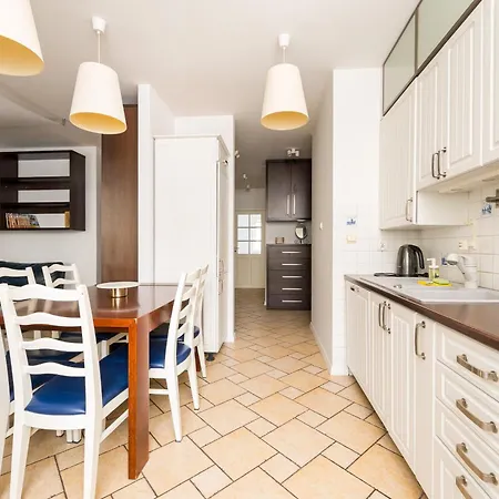 Ursynow Serenity By Bookinghost *